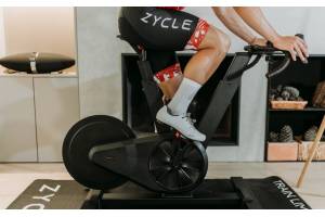 Cardio de bajo impacto en casa: razones para practicar ciclismo indoor